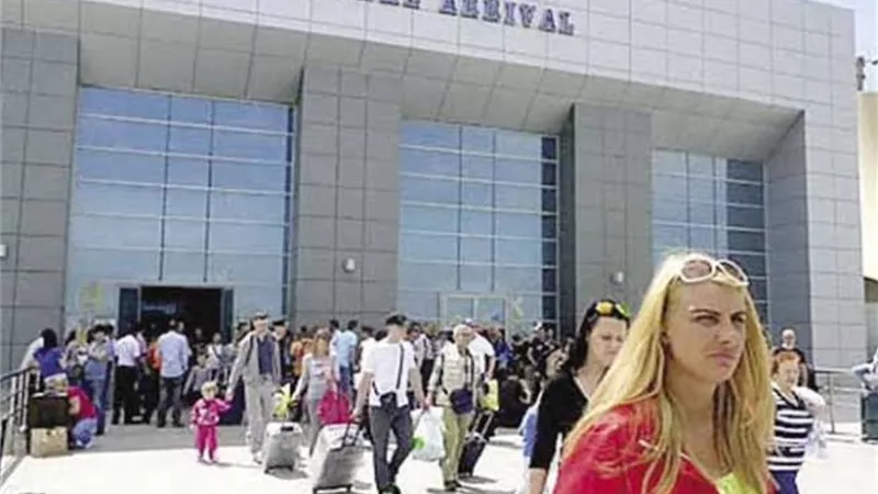مطار الغردقة ومرسى علم يستقبلان ٦٢ رحلة سياحية