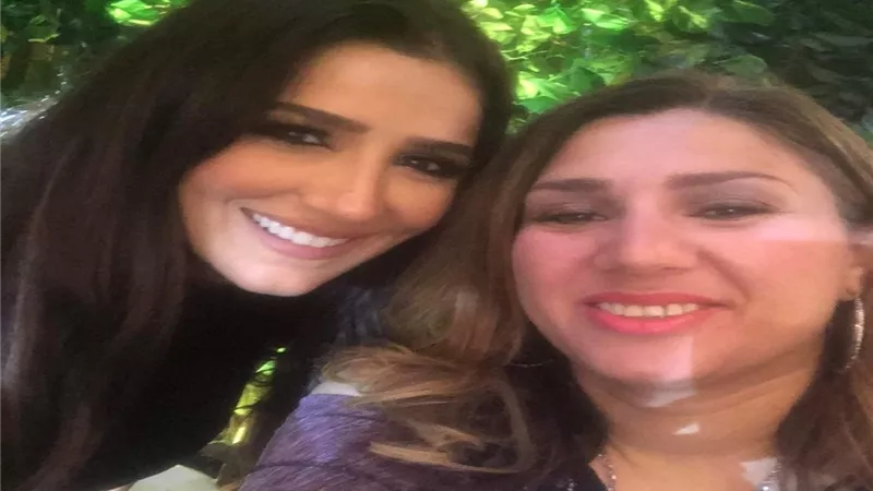 شاهد.. الكاتبة سلوى هلال تنشر صور جديدة من حفل خطوبة الفنانة ريم سامي