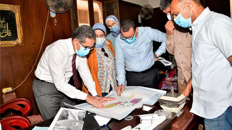 محافظ الغربية يجتمع بوفد مجلس الوزراء لمتابعة حياة كريمة