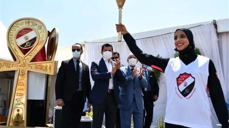 وزير الشباب والرياضة يطلق شعلة بطولة الجمهورية للشركات ال ٥٤