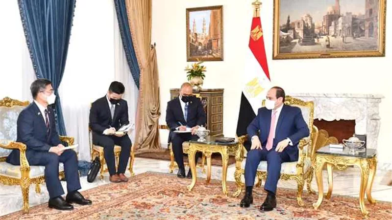 السيسى يؤكد لوزير الدفاع الكوري الجنوبي: مصر تتمتع بمنظومة بنية أساسية توفر أساسا لأى تعاون تنموي