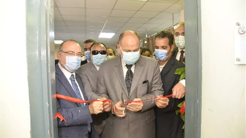 المحافظ ونائب رئيس جامعة الأزهر يتفقدان المركز الطبي بمدينة أسيوط الجديدة