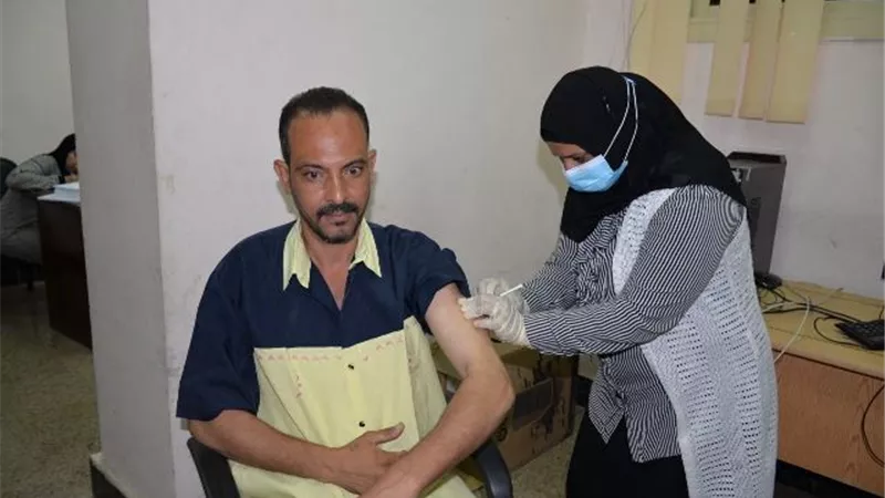 إستمرار تطعيم العاملين بديوان محافظة الأقصر
