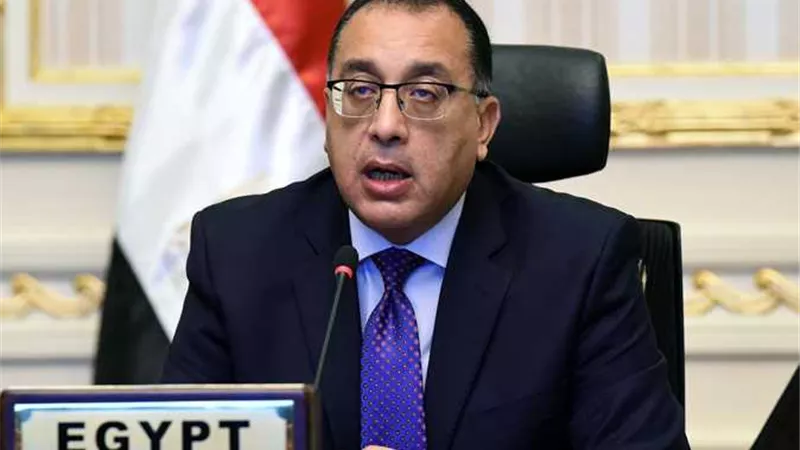 رئيس الوزراء يشهد افتتاح مستودع شركة 