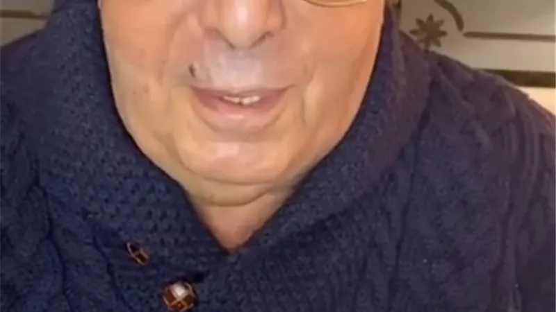 أسامة عباس يوجه رسالة لمحبيه فى أول ظهور له