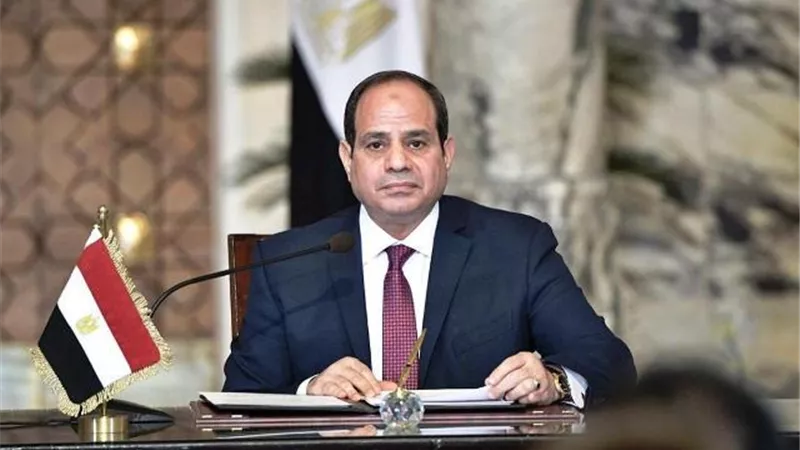الرئيس السيسي يجتمع مع رئيس الوزراء ووزراء المجموعة الاقتصادية ومحافظ البنك المركزي