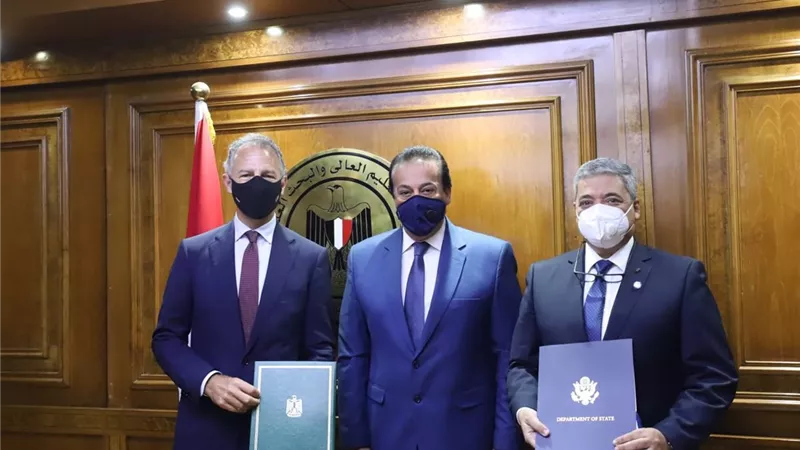 وزير التعليم العالي يشهد توقيع تجديد اتفاقية التعاون العلمي بين مصر وامريكا
