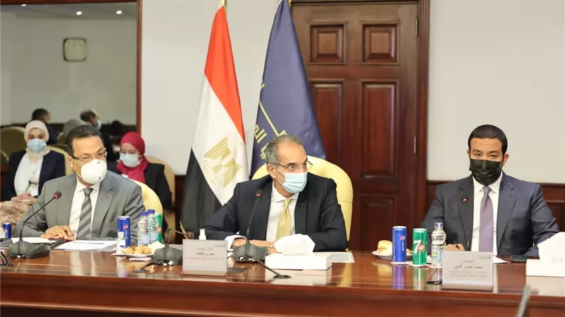 وزيرا الاثار والاتصالات يتابعان مشروعات التحول الرقمى وتطوير البنية التكنولوجية السياحية