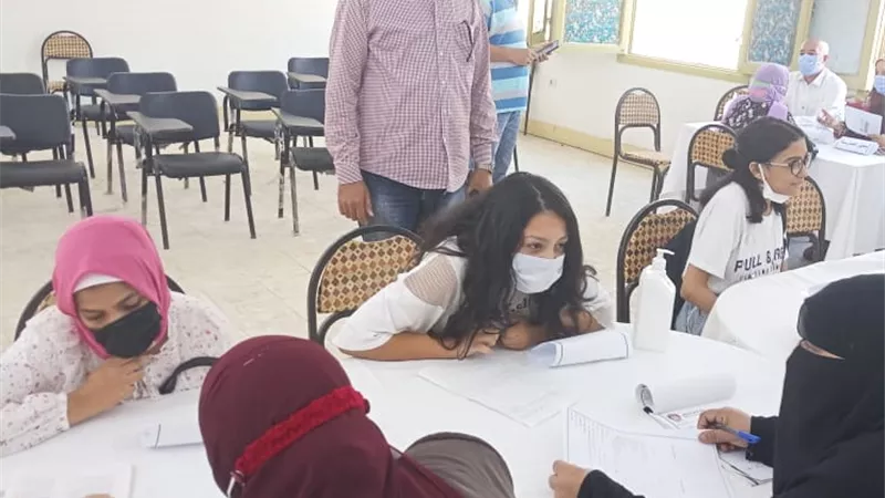 إجراء اختبارات القبول للالتحاق بالمدرسة الفندقية بالسويس
