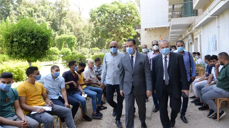 جامعة أسيوط تشهد إقبال كثيف من طلاب المدينة الجامعية