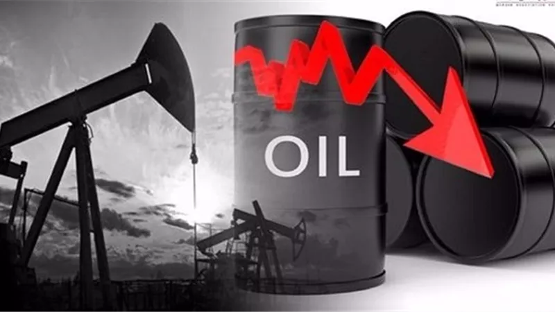 اعصار إيدا المدمرة تخفض أسعار النفط