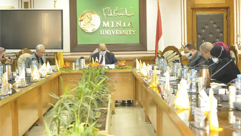 مجلس جامعة المنيا يعلن: 80 ألف جرعة لقاح كورونا للقائمين على العملية التعليمية والطلاب