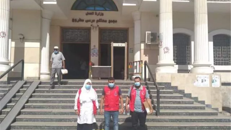 صحة مطروح تكثيف الجهود لتطعيم المواطنين بالفرق المتنقلة