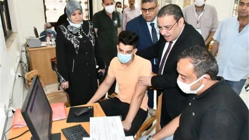 500 طالب سجلوا رغباتهم بمكتب تنسيق جامعة القناة في المرحلة الثانية ..صور