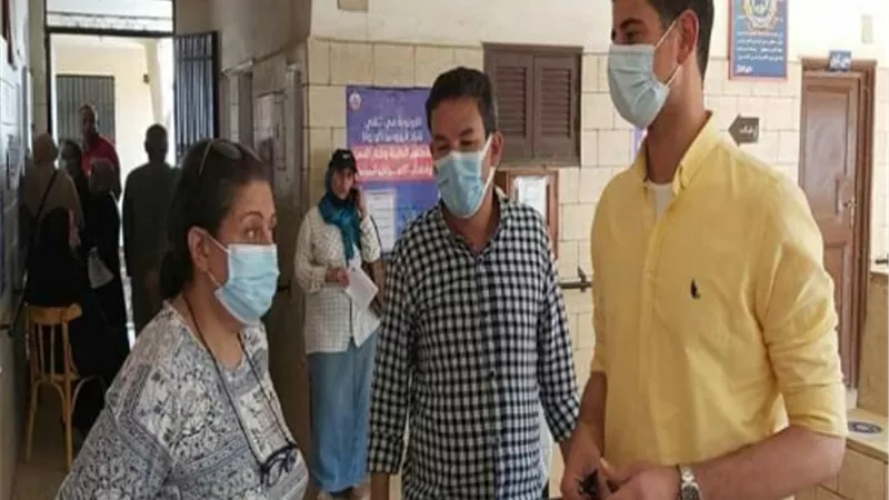 نائب محافظ القليوبية يتابع رصف شارع المنتزه ويتفقد دار رعاية ومركز للصحة بغرب شبرا