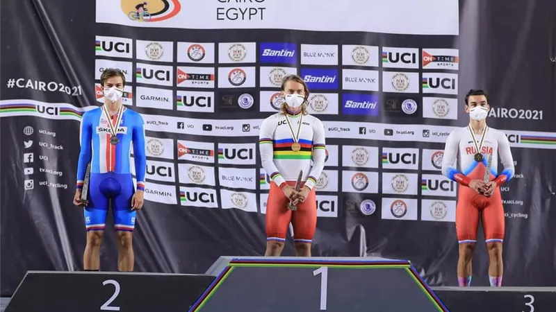 روسيا وامريكا تفوزان بذهبية المطاردة والإقصاء ببطولة العالم للدراجات بالقاهرة