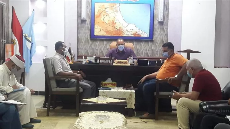 رئيس مدينة الشلاتين تذليل كافة المعوقات لأستقبال قافلة عين شمس الطبية