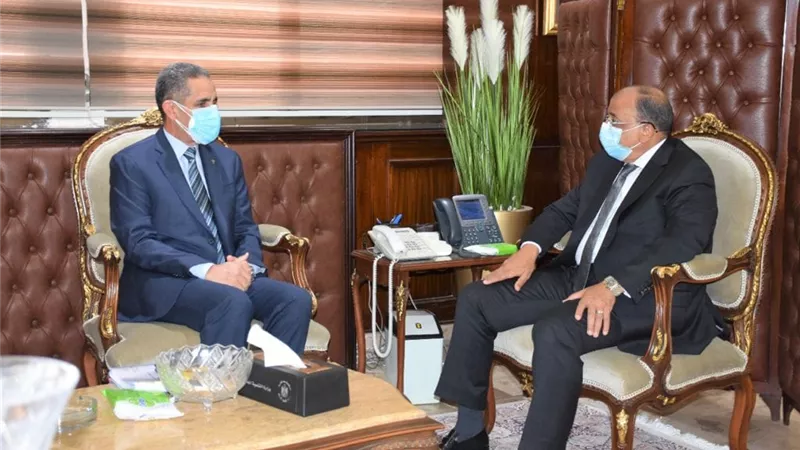 وزير التنمية المحلية يشيد بالأجهزة التنفيذية بالغربية في توفير أراضى حياة كريمة