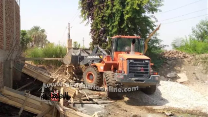 ازالة حالة تعدى على أراضى الإصلاح بأرمنت جنوب غرب الأقصر