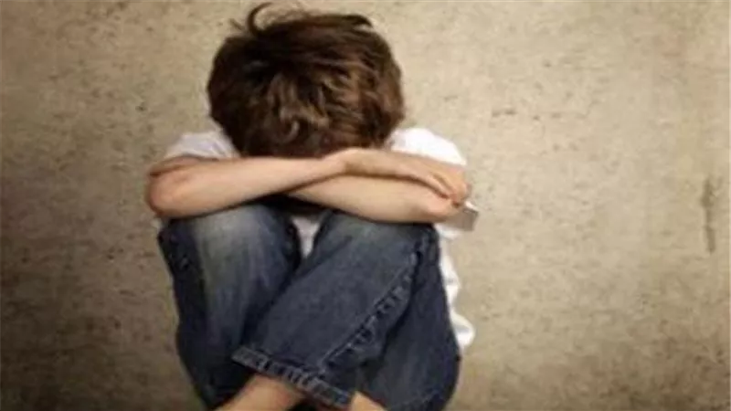 الأمن يعيد طفلا الى أسرته بعد أن ضل الطريق .. بالمعادى