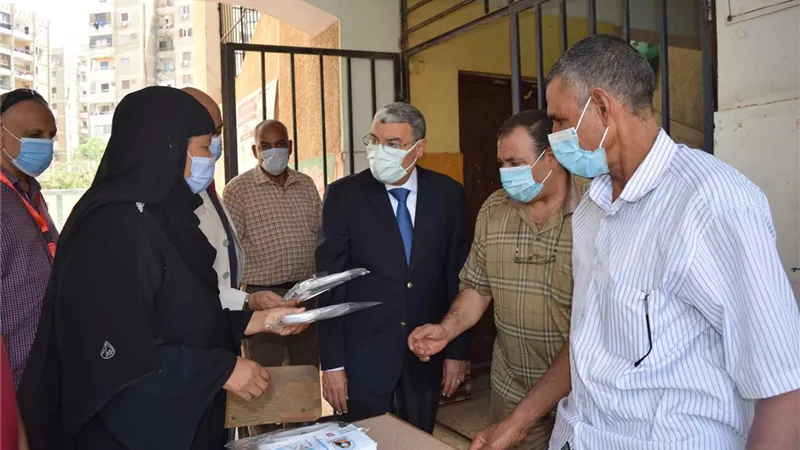 محافظ المنيا يتفقد لجان امتحانات الدور الثانى بالثانوية العامة