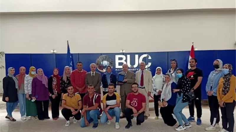 جامعة بدر تكرم طالبة كلية اللغات لحصولها على بطولة الجمهورية فى 