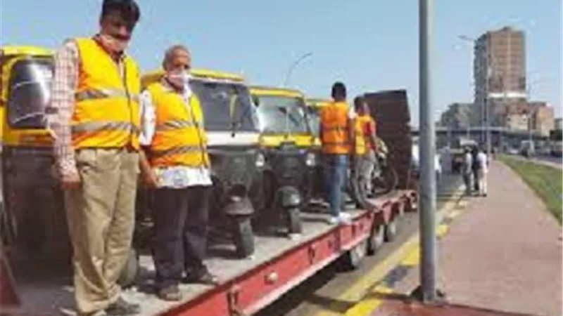 سحب التكاتك التى تتجاوز الخطوط الحمراء بالاسكندرية