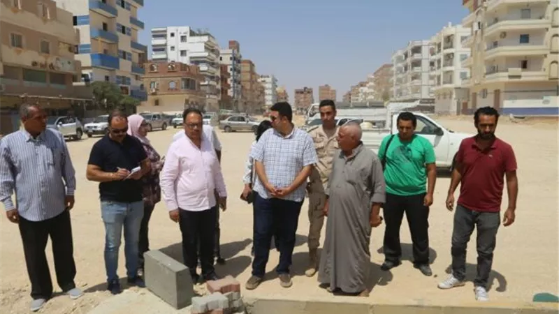نائب محافظ السويس يتابع المشروعات التنموية بشوارع عتاقة.. بالصور