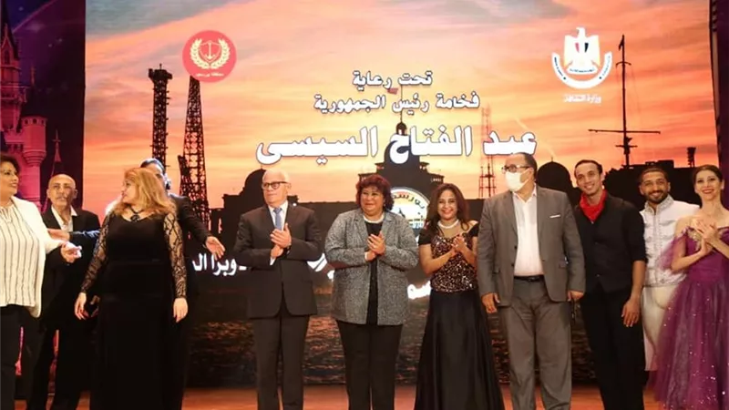 وزيرة الثقافة ومحافظ بورسعيد يشهدان عرضا لفرقة اوبرا القاهرة بالمركز الثقافي