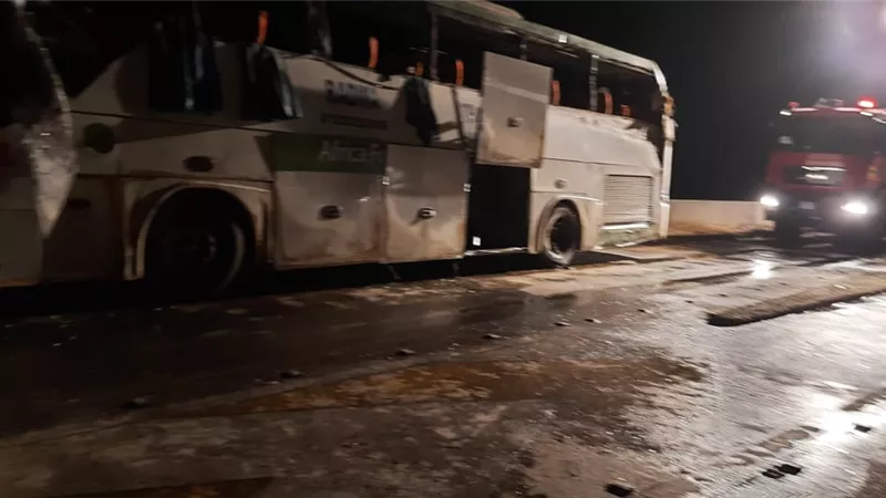 بينهم أطفال.. ارتفاع عدد المتوفين لـ 12 بحادث طريق السويس - القاهرة