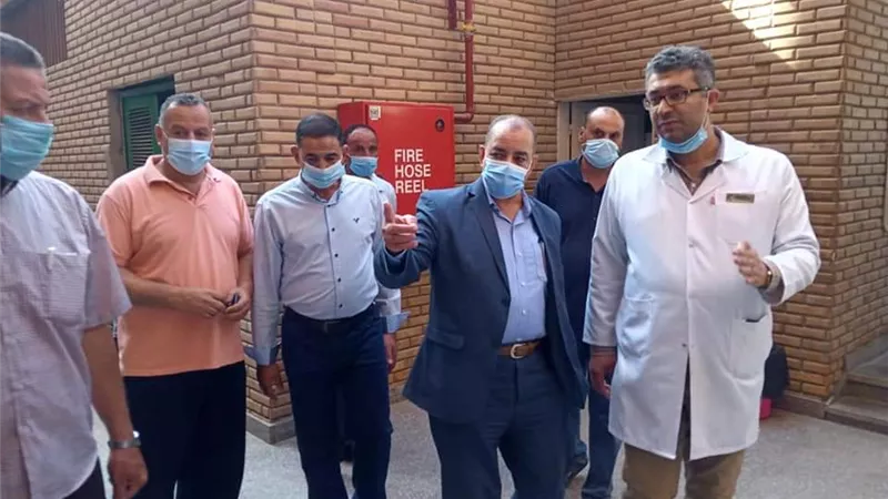 مدير التأمين الصحى يتفقد مكان جهاز الاشعة المقطعية الجديد بمبرة الزقازيق