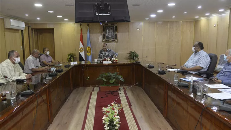 محافظ أسيوط يعلن اتخاذ خطوات جادة لتشغيل مشروع صرف صحي ديروط