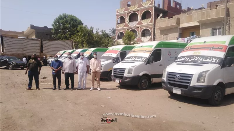 محافظ أسوان يتابع أعمال القوافل الطبية بقرى حياة كريمة