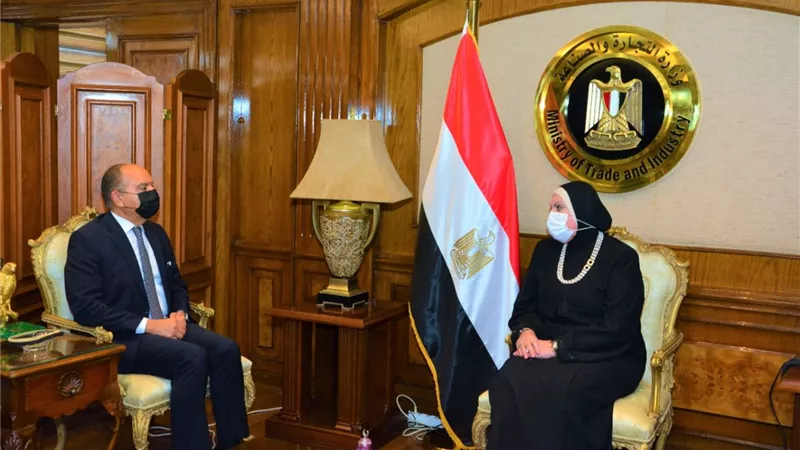 نيفين جامع: نرحب بنقل التجربة المصرية الناجحة في المشروعات الصغيرة للأردن