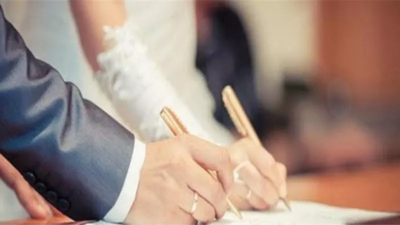 تراجع عقود الزواج والطلاق خلال عام 2020