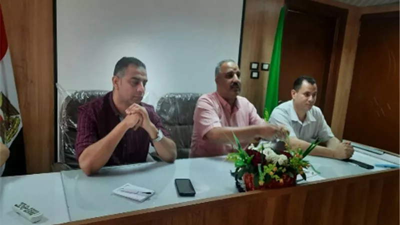 وكيل وزارة الشباب والرياضة بالقليوبية يجتمع مع مديري الادارات بالمحافظة
