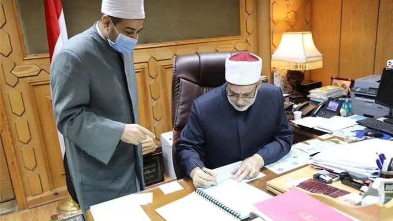 وكيل الأزهر يعتمد نتيجة الدور الأول للشهادة الثانوية الأزهرية للمعاهد الخارجية بقارتي أفريقيا وآسيا