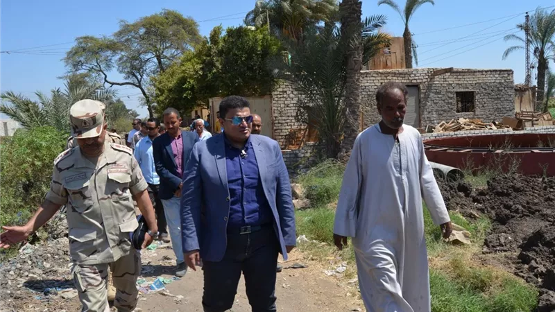 نائب محافظ بني سويف يتابع العمل في مشروعات 