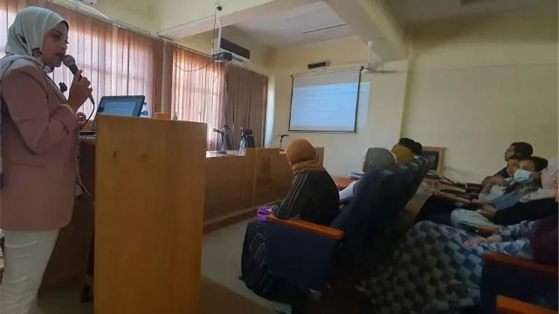 كلية الصيدلة فى حلوان تنظم تدريب عملى على ممارسة التغذية العلاجية.. بالصور