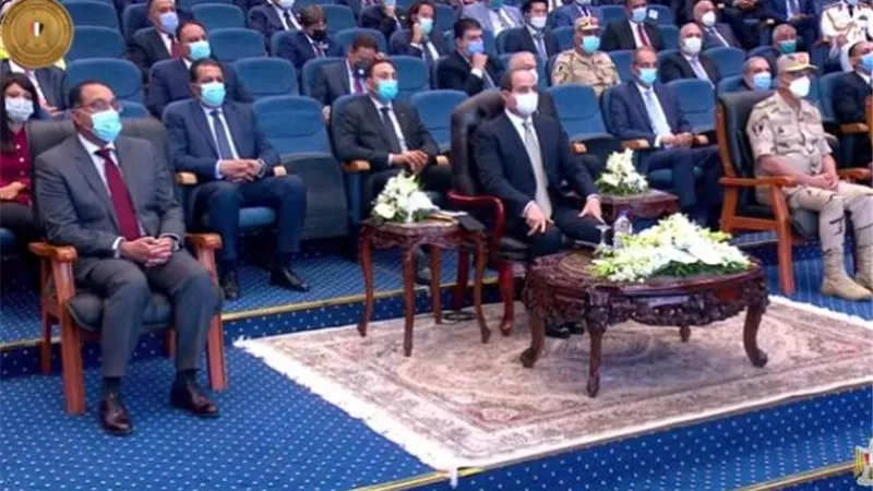 الرئيس السيسى: تطوير الموانئ يتم بإيدينا واموالنا عكس ما كان يحدث فى الماضى