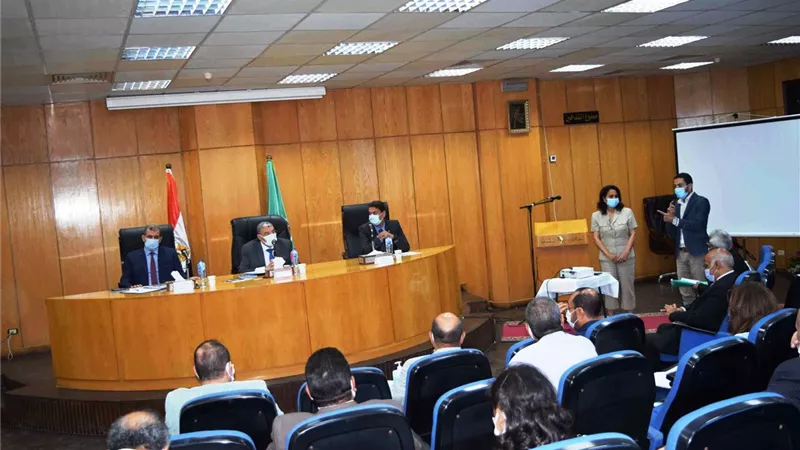 محافظ المنيا : الرئيس السيسى يولى اهتماما خاصا بقضايا الطفولة
