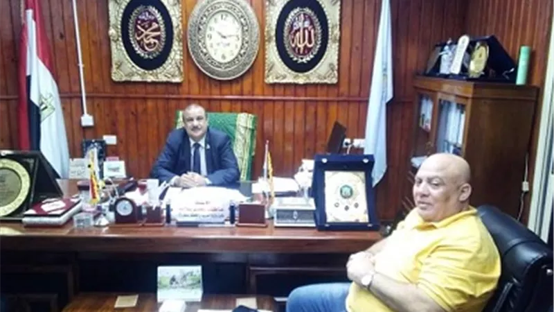 وكيل وزارة تعليم مطروح يجتمع مع مدير عام الأبنية التعليمية لبحث الاستعداد للعام الدراسي