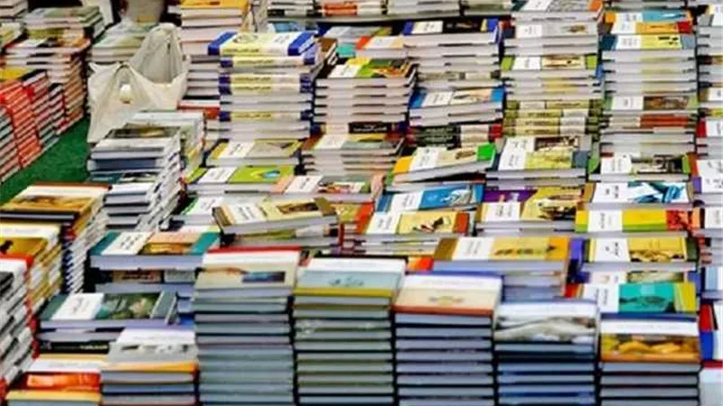 ضبط أكثر من 19 ألف نسخة من الكتب الدراسية الخارجية بدون ترخيص بالقاهرة