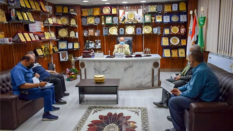 مدير صحة الشرقية يجتمع بمديري الإدارات الفنية بالمديرية ومديري الإدارات الصحية عبر تقنية الفيديو كونفراس