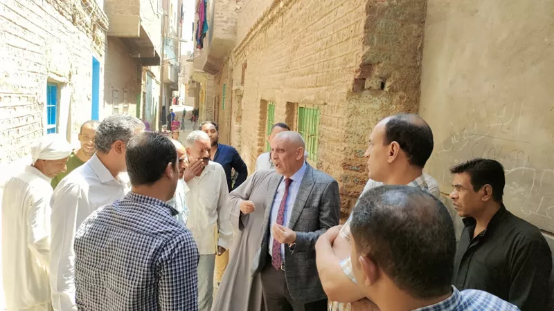 رئيس مجلس إدارة شركة المياه بقنا يستجيب لشكوى المواطنين بأولاد عمرو