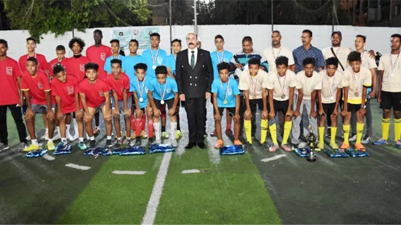 محافظ أسوان يشهد نهائي بطولة دورى حياة كريمة في خماسيات كرة القدم