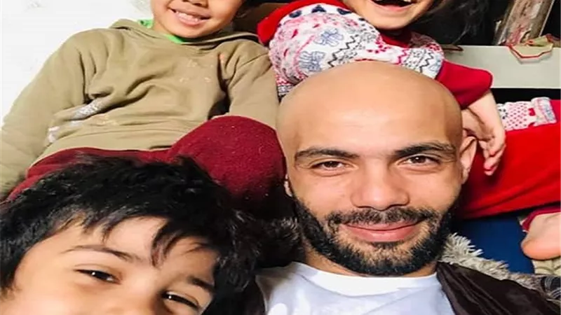 الفنان شريف ادريس يطلب الدعاء من الجمهور لاشتباه كورونا