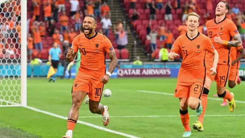 الطواحين الهولندية تتلاعب بالمنتخب التركى ويفوز عليه بسداسية بالتصفيات المؤهلة لكأس العالم