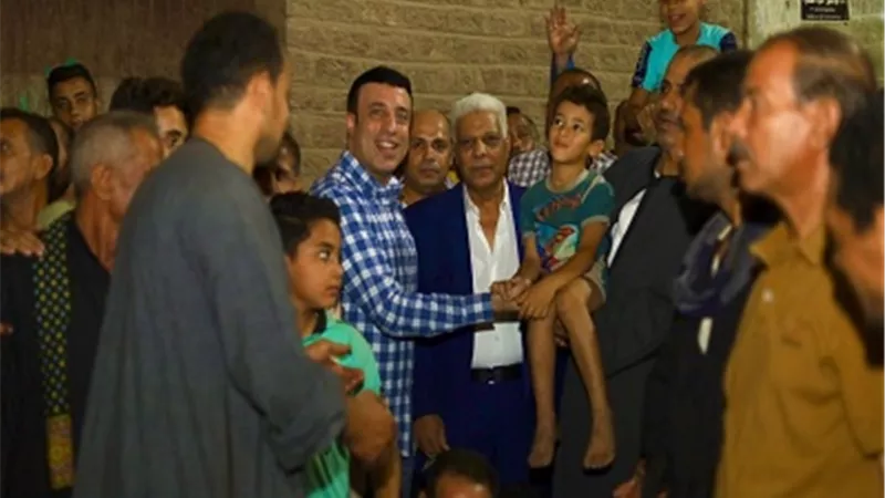 مستقبل وطن أسيوط يقدم هدية الرئيس للطفل المخطوف وأسرته بساحل سليم