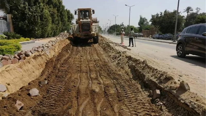 تطوير طريق المنصورية بكرداسة ..ورصف عدداً من المحاور بحى العمرانية